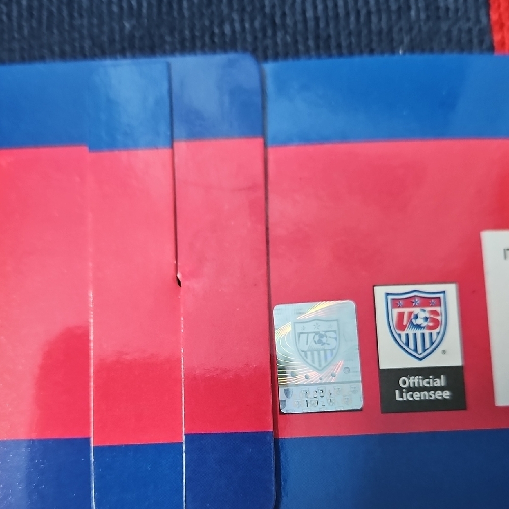 United States Women's Red and White Soccer Scarf NWOT - Picture 6 of 7